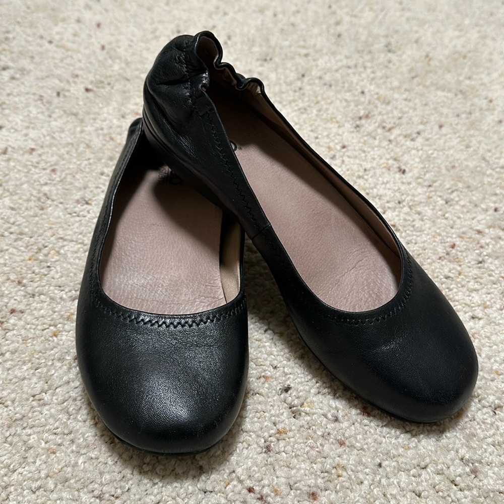 Abeo Biosystem Tammy black leather ballet flats size- 7